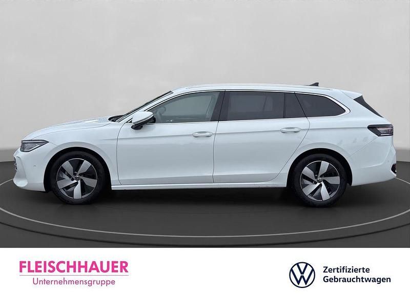 Gebraucht VW Passat Elegance 150 PS (110 kW) 2025 Weiss Kombi