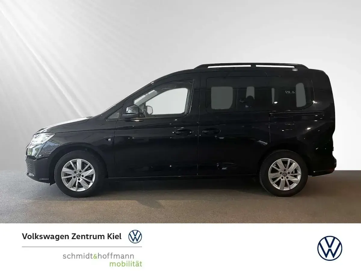 Używany VW Caddy Life 122 KM (89 kW) 2023 Czarny Minivan