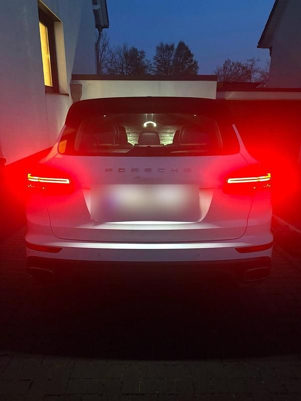 Gebraucht Porsche Cayenne 240 PS (176 kW) 2017 Weiß SUV