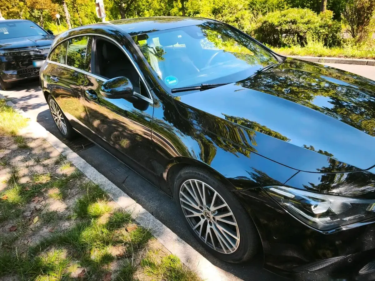 Gebraucht Mercedes CLA200 Shooting Brake 163 PS (119 kW) 2020 Schwarz Kombi
