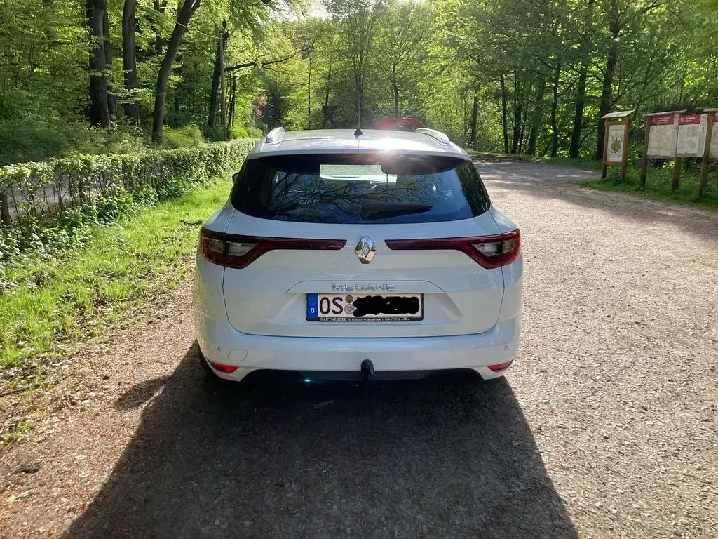Gebraucht Renault Mégane Intens 116 PS (85 kW) 2020 Weiß Limousine
