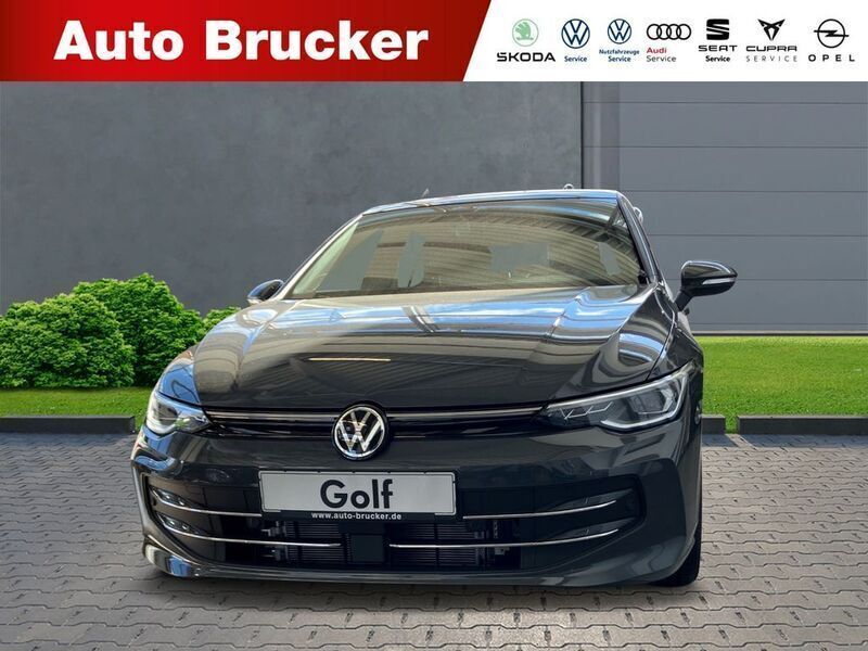 Grau Gebraucht 2024 VW Golf VIII Edition Limousine | 33.990 € (Teuer) - Bild 1/4