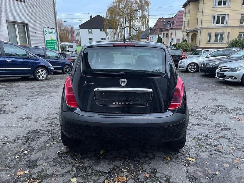 Second-hand Lancia Ypsilon 95 CP (69 kW) 2004 Negru Hatchback