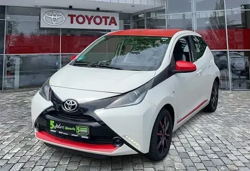 Gebraucht Toyota Aygo X-play 69 PS (50 kW) 2017 Weiss Kleinwagen