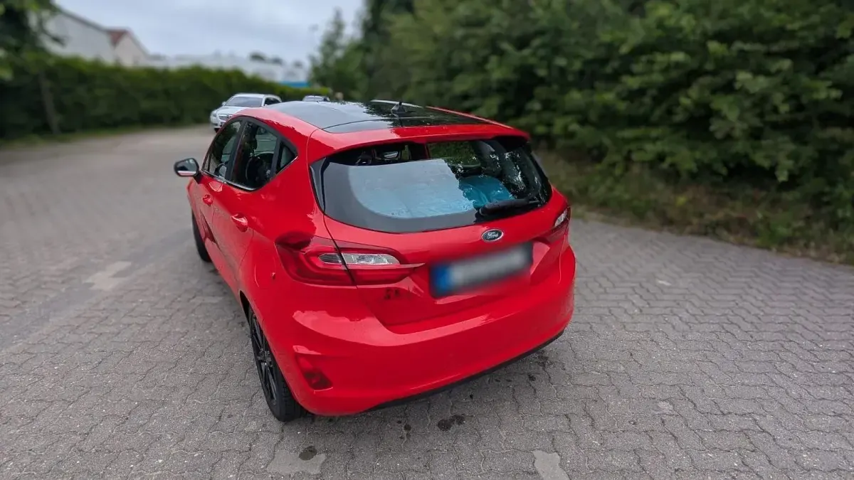 Gebraucht Ford Fiesta Titanium 101 PS (74 kW) 2017 Rot Kleinwagen