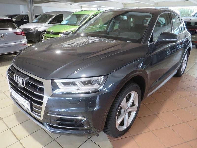 Grau Gebraucht 2018 Audi Q5 Design SUV | 28.745 € (Fairer Preis) - Bild 1/4