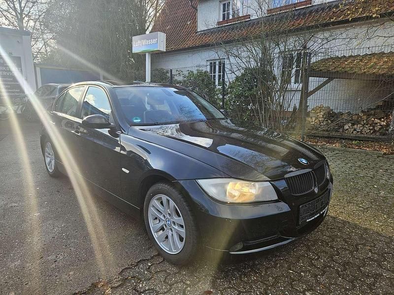 Gebraucht BMW 320 150 PS (110 kW) 2006 Black sapphire metallic Limousine