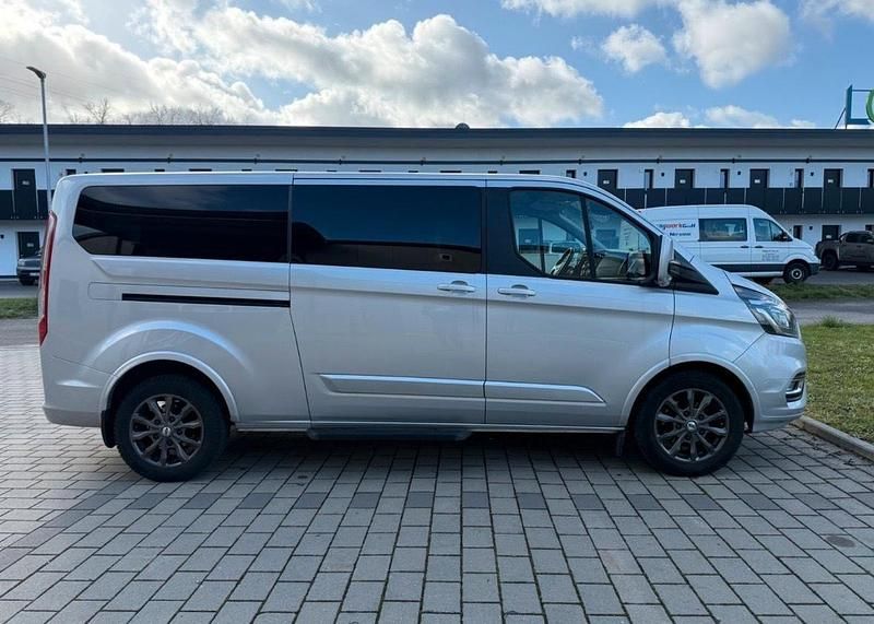 Gebraucht Ford Tourneo 131 PS (96 kW) 2018 Van / Kleinbus
