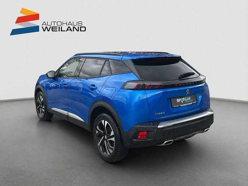 Gebraucht Peugeot 2008 Allure 131 PS (96 kW) 2023 Blau/typ aussenverkleidung metallic drei schichten perlmutt SUV