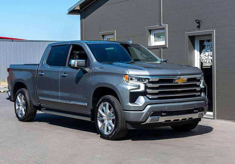 Neu Chevrolet Silverado 309 PS (227 kW) 2025 Sterling grey SUV