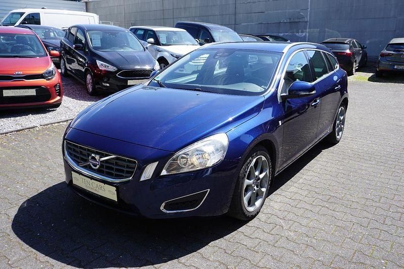 Gebraucht Volvo V60 Ocean Race 114 PS (83 kW) 2013 Blau Kombi