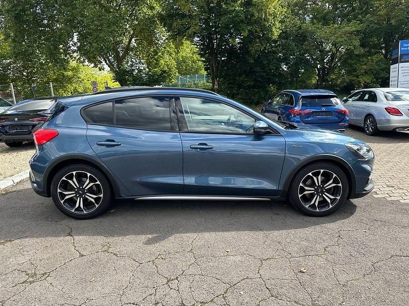 Second-hand Ford Focus Active 150 CP (110 kW) 2020 Albastru Berlinǎ