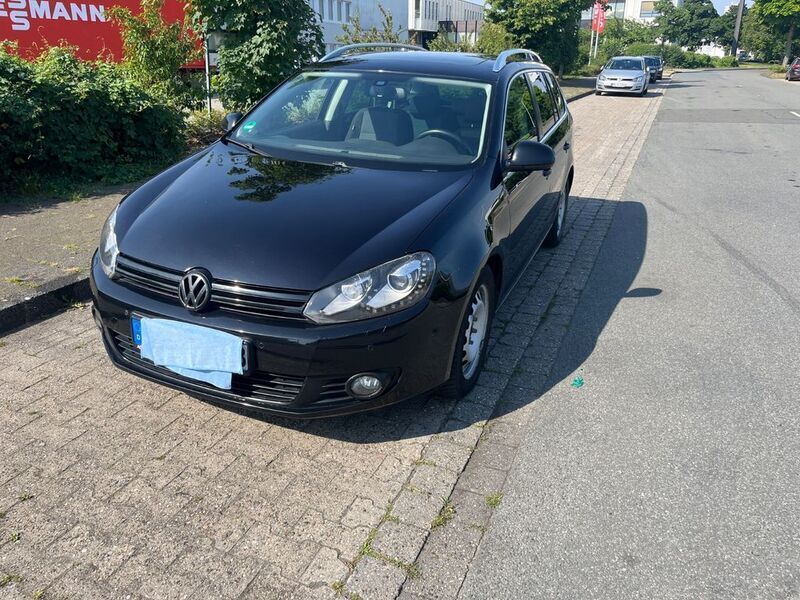 Schwarz Gebraucht 2011 VW Golf VI Style Kombi | 4.800 € (Guter Preis) - Bild 1/4