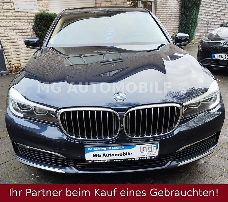 Gebraucht BMW 725 211 PS (155 kW) 2018 Blau Limousine