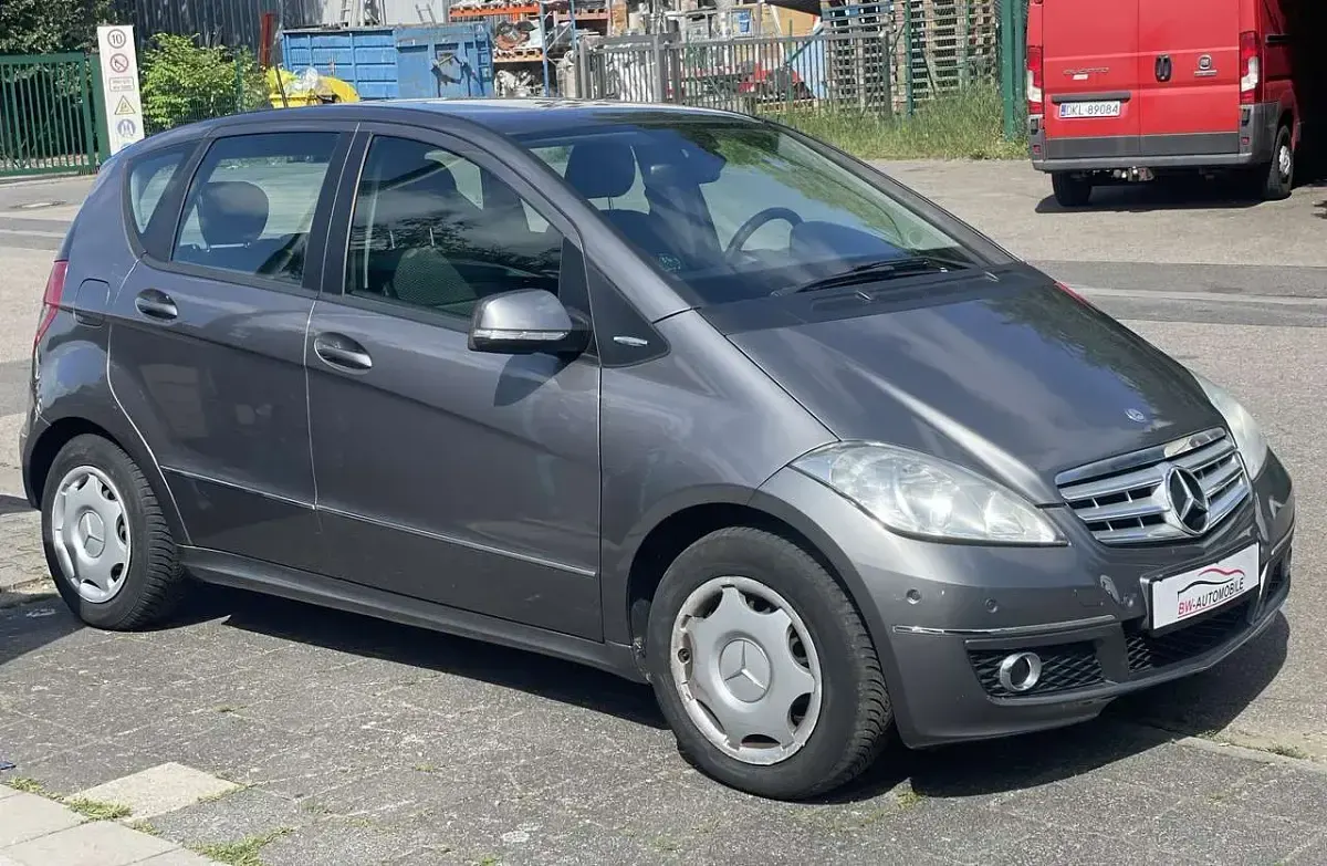 Gebraucht Mercedes A160 95 PS (69 kW) 2009 Mountaingrau  met. Kleinwagen