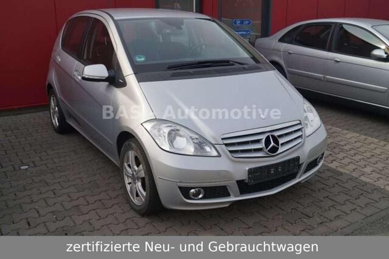 Gebraucht Mercedes A200 Avantgarde 136 PS (100 kW) 2009 Silber metallic Limousine