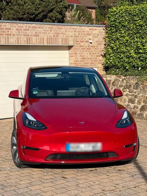 Rot Gebraucht 2022 Tesla Model Y SUV | 32.900 € (Superpreis) - Bild 1/4