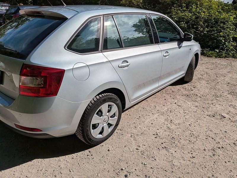 Second-hand Skoda Rapid Elegance 90 CP (66 kW) 2014 Gri Hatchback