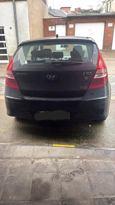 Gebraucht Hyundai i30 109 PS (80 kW) 2011 Schwarz Kombi