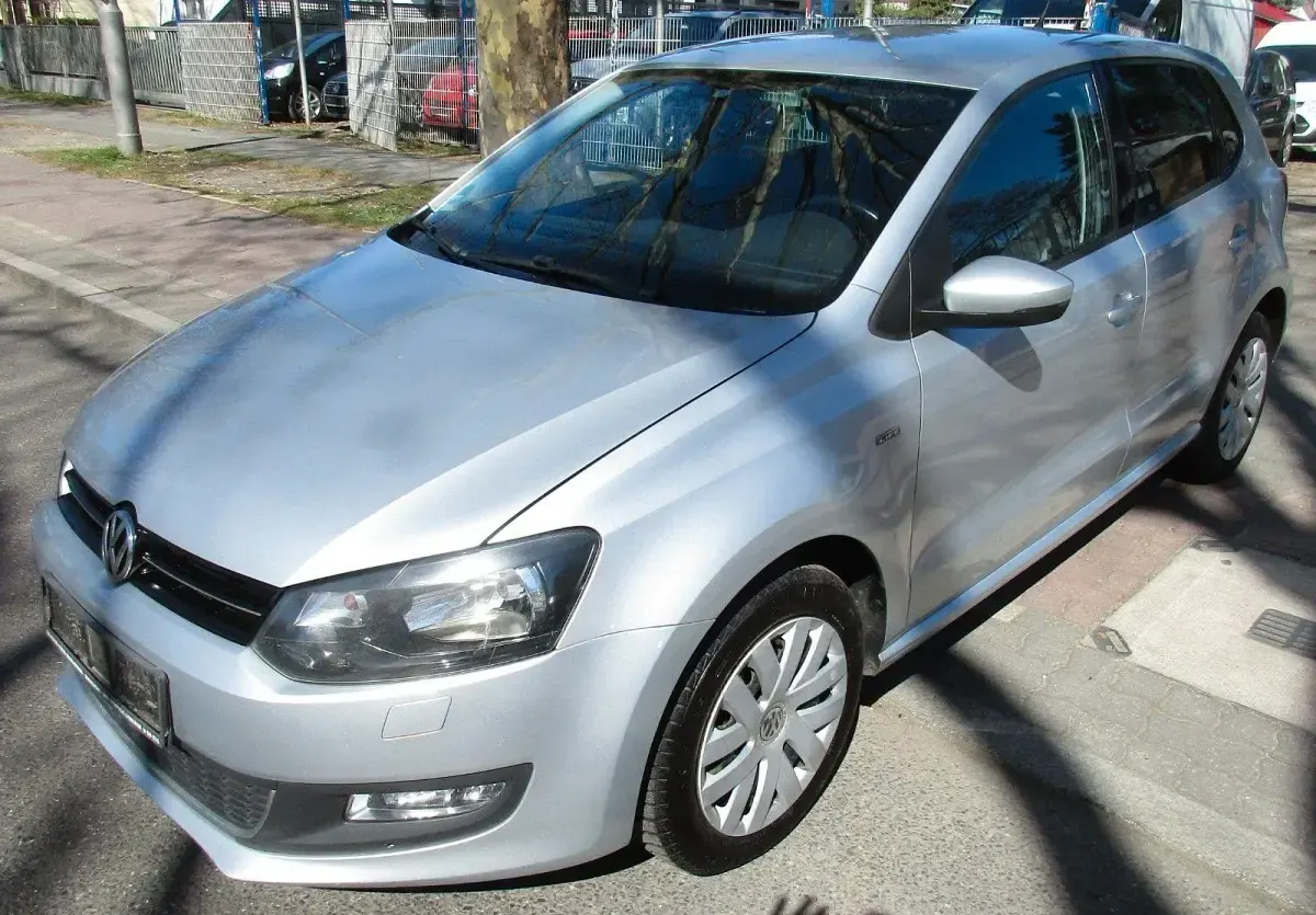 Gebraucht VW Polo Life 90 PS (66 kW) 2013 Silber Kleinwagen