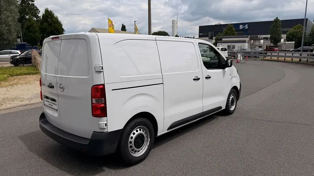 Gebraucht Opel Vivaro-e Combi Edition 102 PS (75 kW) 2023 Weiß Van / Kleinbus