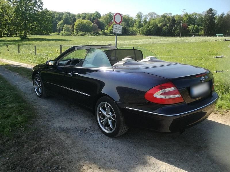 Gebraucht Mercedes CLK200 163 PS (119 kW) 2003 Blau Cabrio