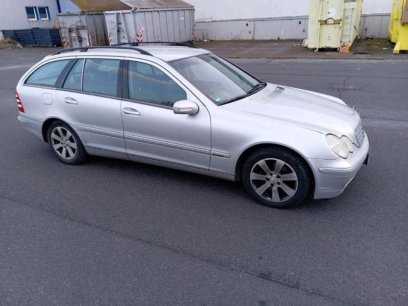 Second-hand Mercedes C200 163 CP (119 kW) 2004 Argintiu Break