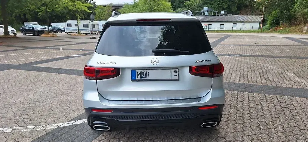 Gebraucht Mercedes GLB200 163 PS (119 kW) 2020 Silber SUV