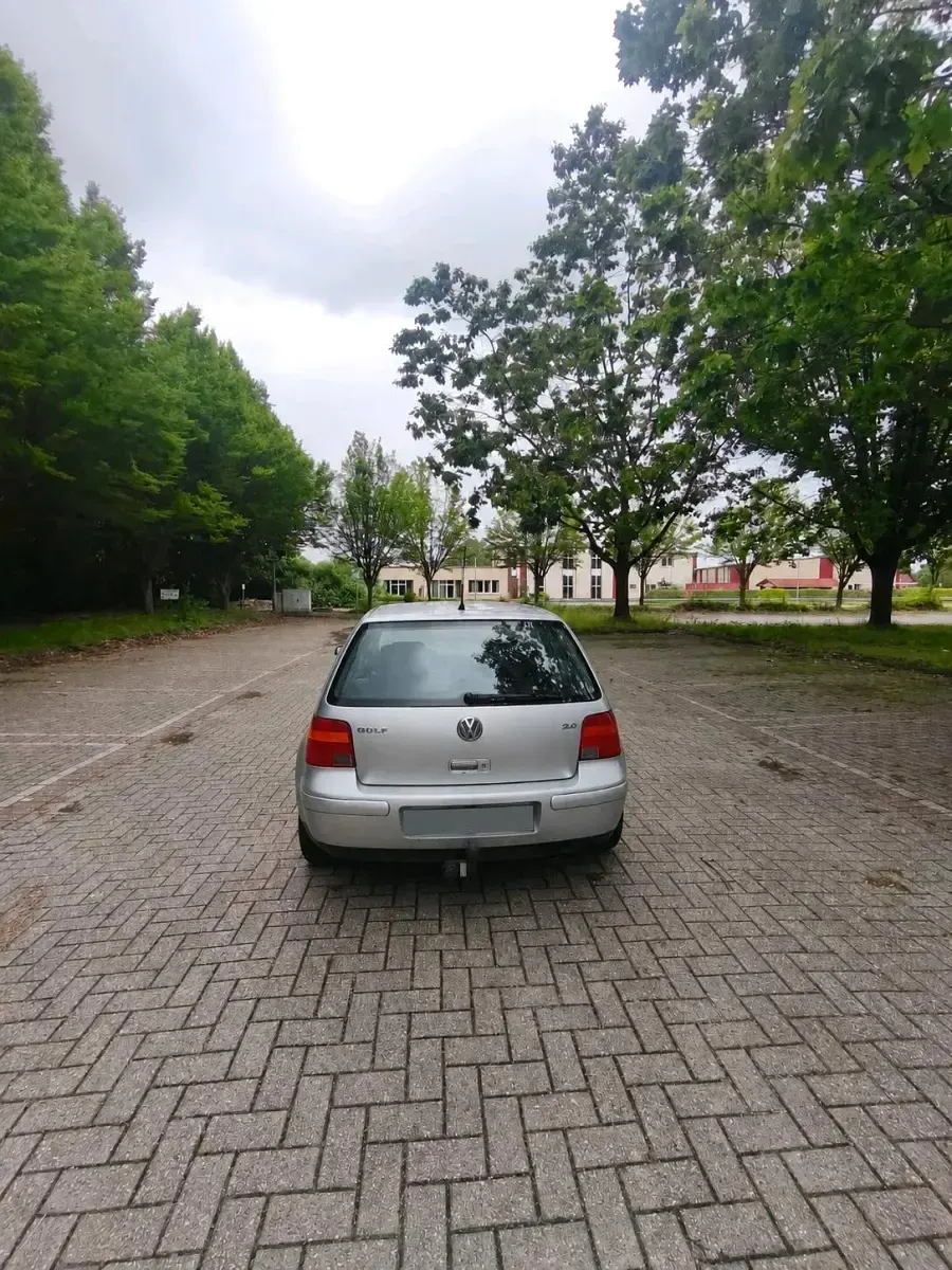 Gebraucht VW Golf IV 115 PS (84 kW) 2002 Silber Kleinwagen