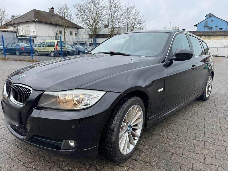 Schwarz Gebraucht 2011 BMW 325 Kombi | 7.000 € (Superpreis) - Bild 1/4