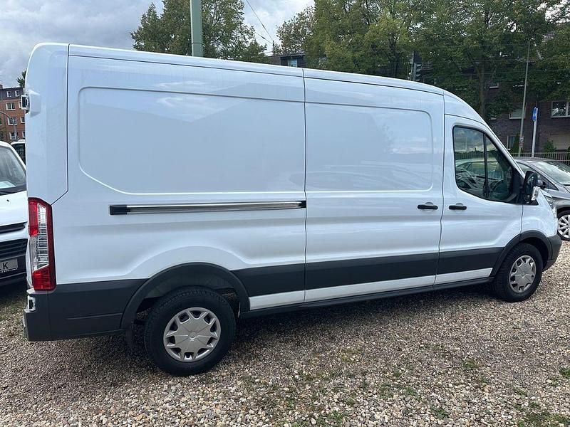 Weiß Gebraucht 2020 Ford Transit Trend Van / Kleinbus | 21.880 € (Guter Preis) - Bild 1/4