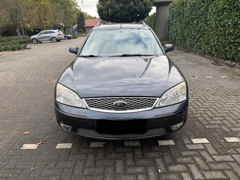 Grau Gebraucht 2007 Ford Mondeo Ghia Kombi | 1.700 € (Fairer Preis) - Bild 1/4