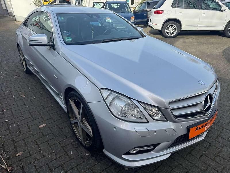 Gebraucht Mercedes E250 AMG 204 PS (150 kW) 2010 Iridiumsilber  metalliclack Coupé