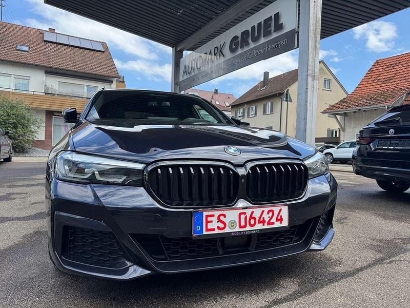 Schwarz Gebraucht 2023 BMW 530 M Sport Limousine | 46.900 € (Teuer) - Bild 1/4