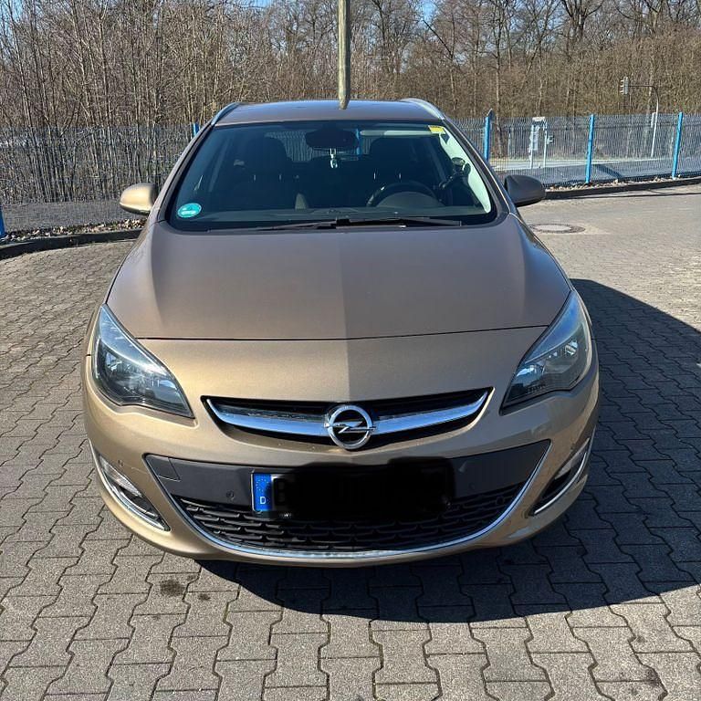 Gebraucht Opel Astra 165 PS (121 kW) 2013 Braun Kombi