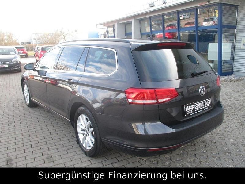 Gebraucht VW Passat Comfortline 150 PS (110 kW) 2018 Grau Kombi