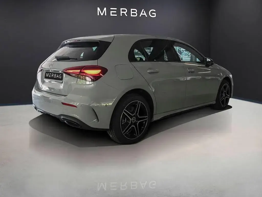 Gebraucht Mercedes A250 AMG 218 PS (160 kW) 2025 Alpingrau Limousine