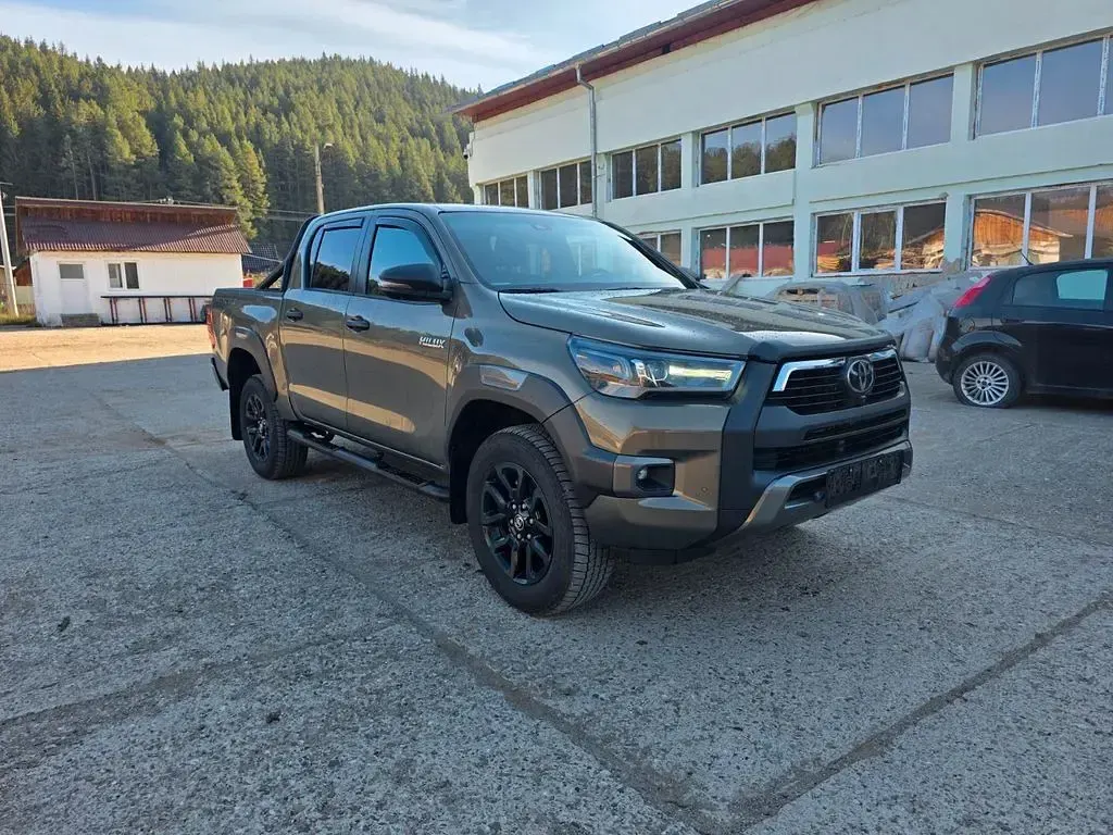 Gebraucht Toyota HiLux 204 PS (150 kW) 2025 Braun Pickup