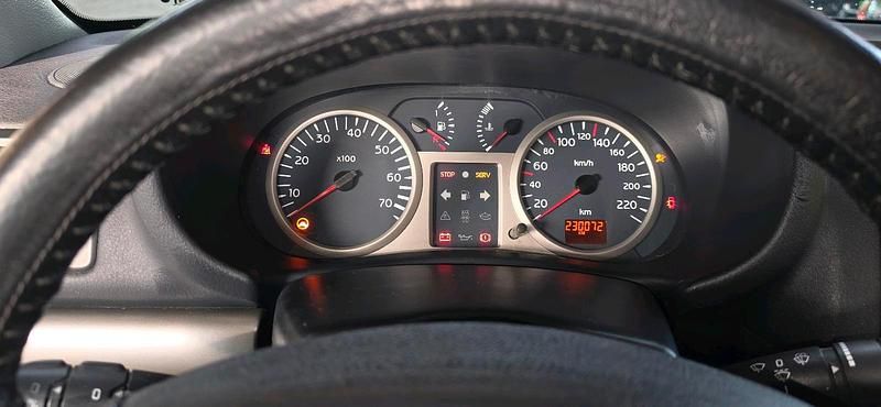 Gebraucht Renault Clio II 82 PS (60 kW) 2002 Silber Kleinwagen