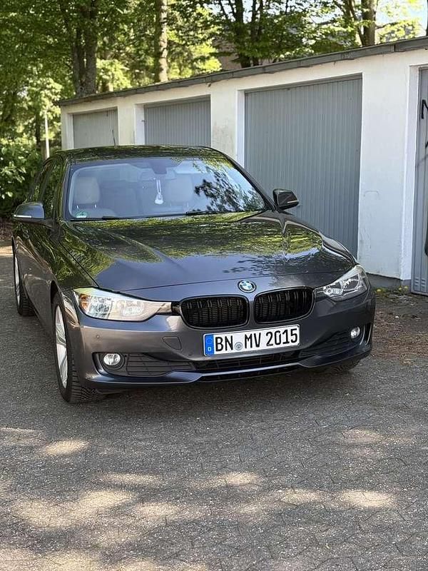 Gebraucht 2015 BMW 318 Limousine | 11.000 € (Guter Preis) - Bild 1/4