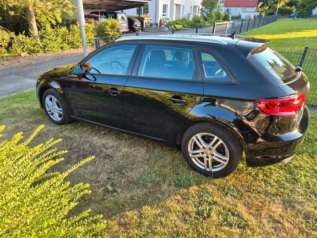Gebraucht Audi A3 Ambiente 125 PS (91 kW) 2016 Schwarz Limousine