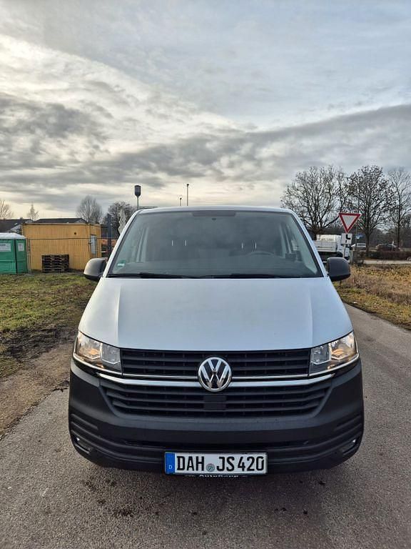 Gebraucht VW Transporter 150 PS (110 kW) 2021 Silber Van