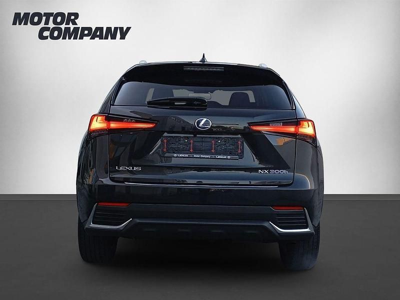 Gebraucht Lexus NX300h 197 PS (144 kW) 2021 Schwarz SUV