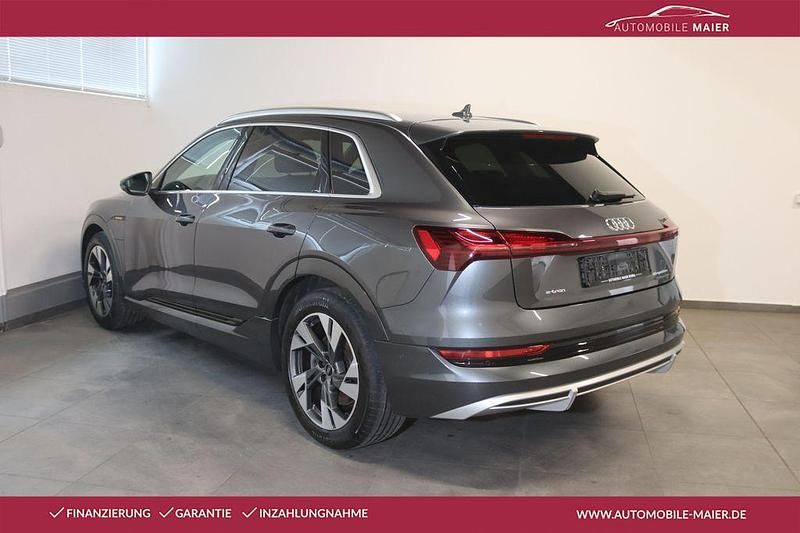 Gebraucht Audi e-tron S-Line 230 kW (313 PS) 2022 Daytonagrau perleffekt SUV