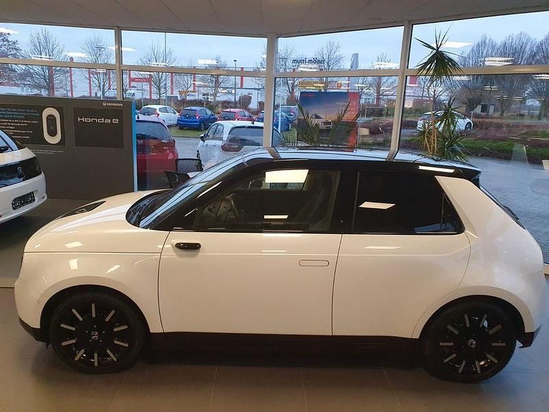 Gebraucht Honda e Advance 113 kW (154 PS) 2021 Platinum white p. Kleinwagen