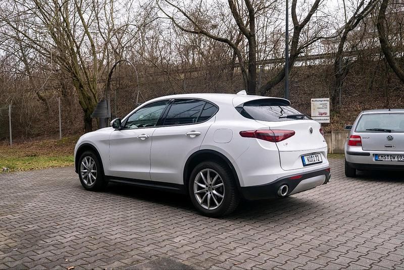 Gebraucht Alfa Romeo Stelvio 209 PS (153 kW) 2018 Weiß SUV