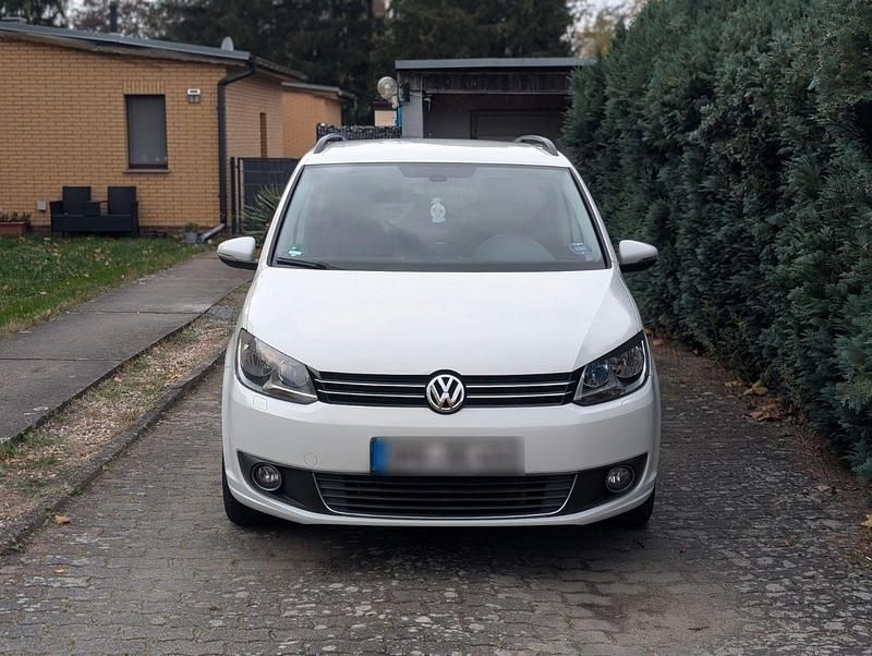 Gebraucht VW Touran Comfortline 150 PS (110 kW) 2014 Van / Kleinbus