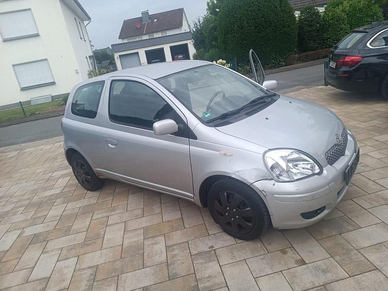 Silber Gebraucht 2005 Toyota Yaris Sol Kleinwagen | 850 € (Guter Preis) - Bild 1/4