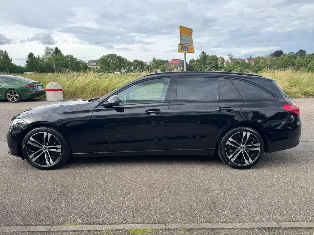 Gebraucht Mercedes C220 Night 200 PS (147 kW) 2022 Schwarz Kombi