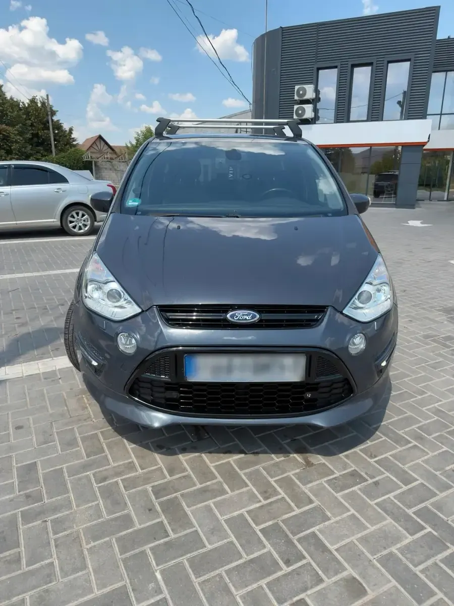 Gebraucht Ford S-MAX Titanium 203 PS (149 kW) 2012 Grau Van / Kleinbus